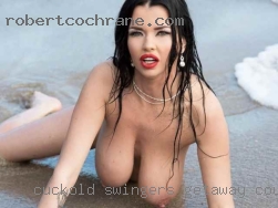 Cuckold swingers getaway couple would be great.