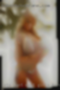 Let's want meet girls first for a drink and chat near Athens.