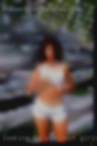 Looking to play out girls of town near Ashland KY.