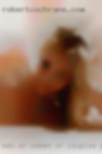 Men or women or couples party welcome.